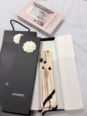 CHANEL Cream, Black & Gold Chain-Print Silk Twilly